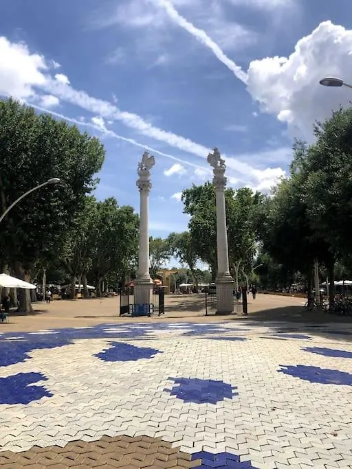 En Patio Sevillano Alameda-Isla Magica Seville
